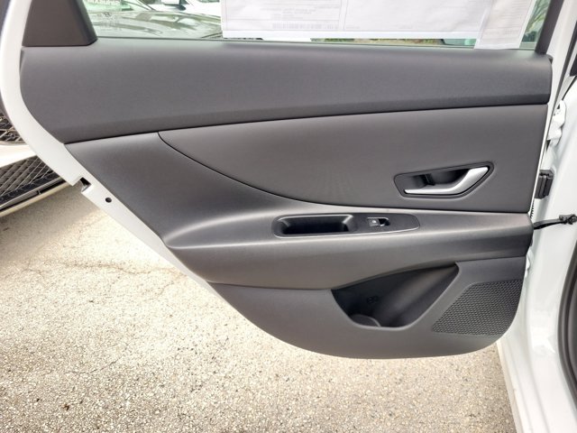 New 2026 Hyundai Elantra Limited FWD image 8