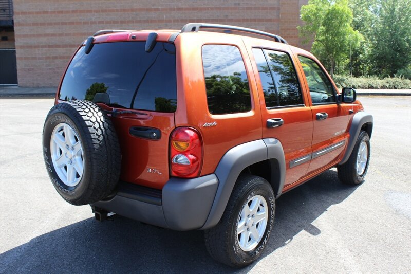 Used 2002 Jeep Liberty Sport AWD/4WD image 4