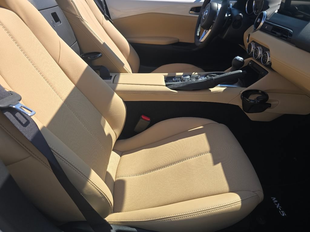 Used 2026 MAZDA MX-5 Miata RF Grand Touring RWD image 17