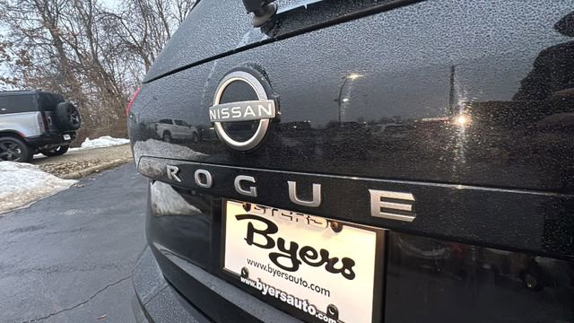 Used 2024 Nissan Rogue S image 36