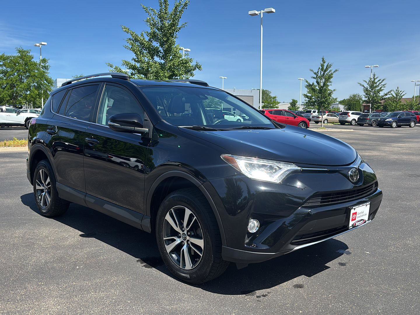 Used 2017 Toyota RAV4 XLE w/ Plus Special Value Package AWD/4WD image 8