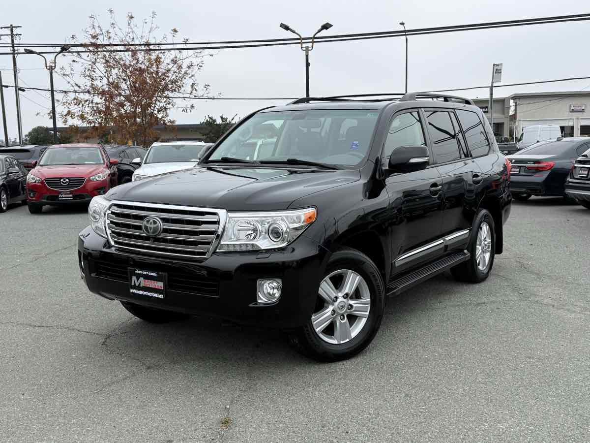 Used 2015 Toyota Land Cruiser image 3