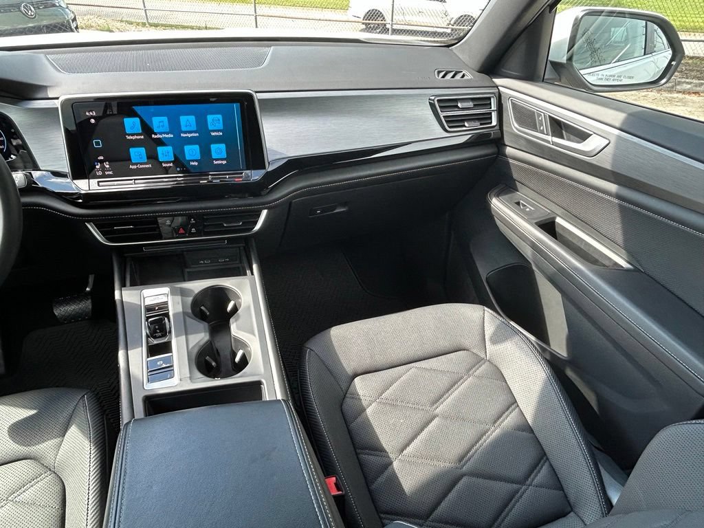 Used 2024 Volkswagen Atlas Cross Sport SE FWD image 11