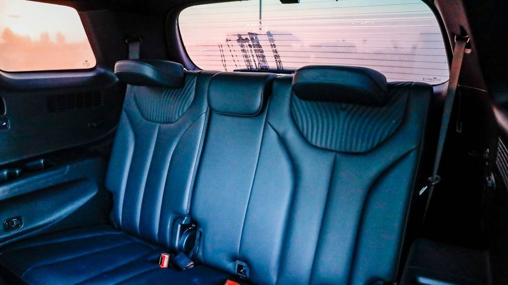 Used 2023 Hyundai Palisade Calligraphy image 21