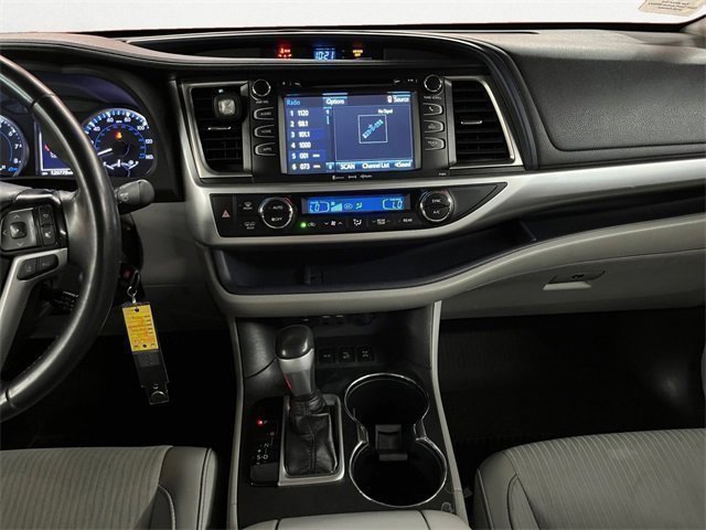 Used 2019 Toyota Highlander Plus image 12