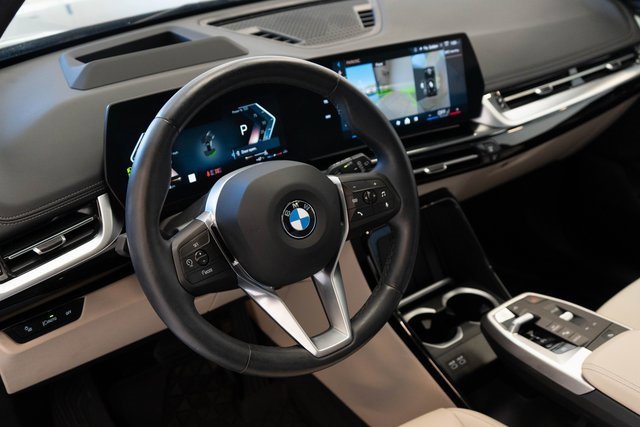 Used 2024 BMW X1 xDrive28i w/ Technology Package image 3