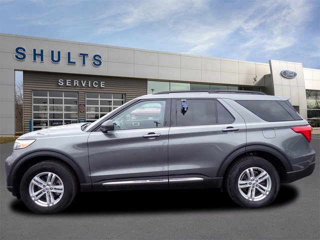 Certified 2023 Ford Explorer XLT w/ Equipment Group 202A image 2