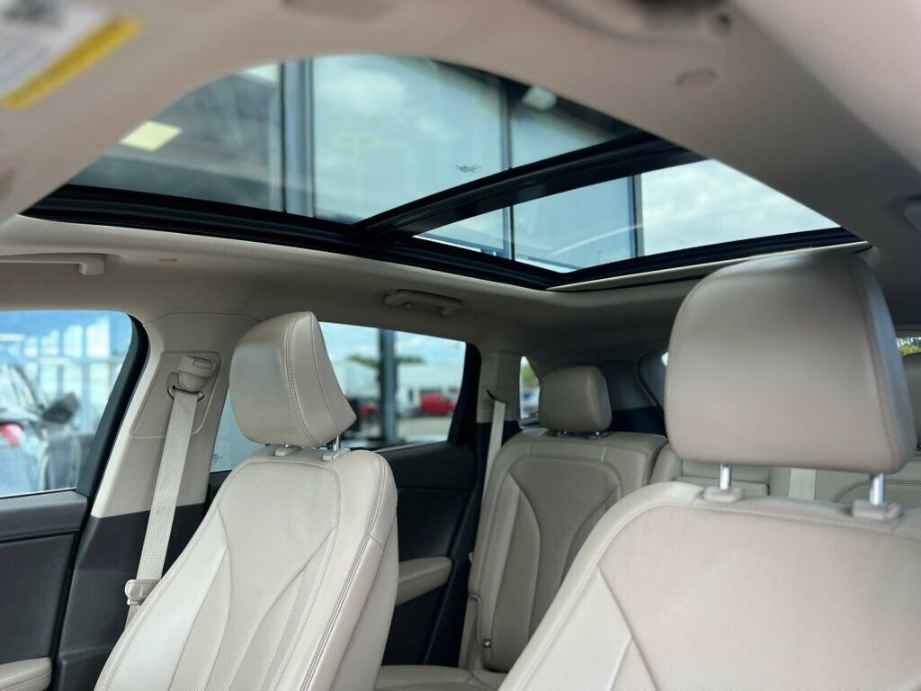 Used 2022 Lincoln Nautilus Reserve w/ Equipment Group 201A image 28