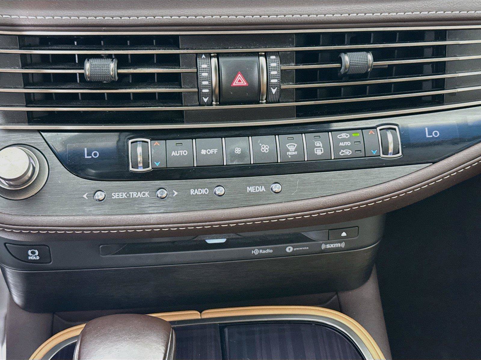 Used 2018 Lexus LS 500 w/ Accessory Package (Z2) RWD image 19