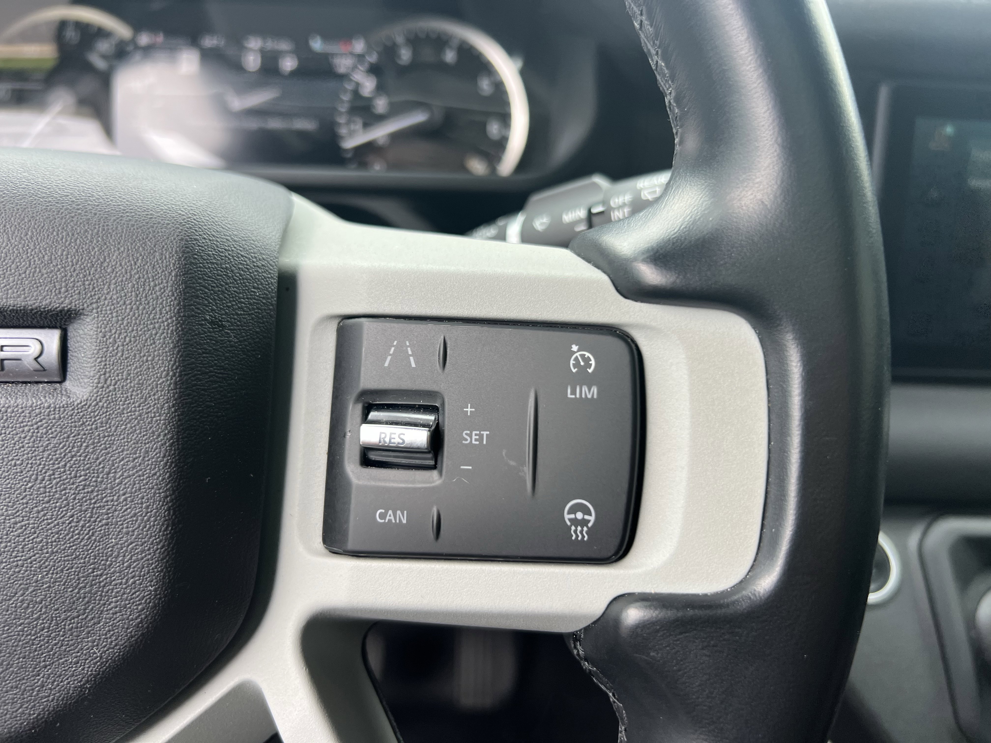 Used 2023 Land Rover Defender 110 SE AWD/4WD image 19
