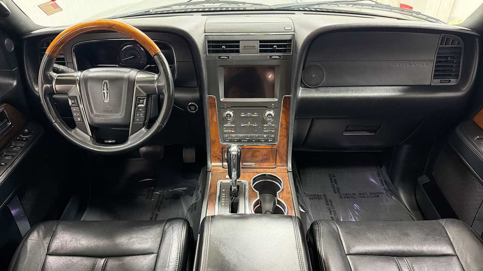 Used 2016 Lincoln Navigator Select AWD/4WD image 28