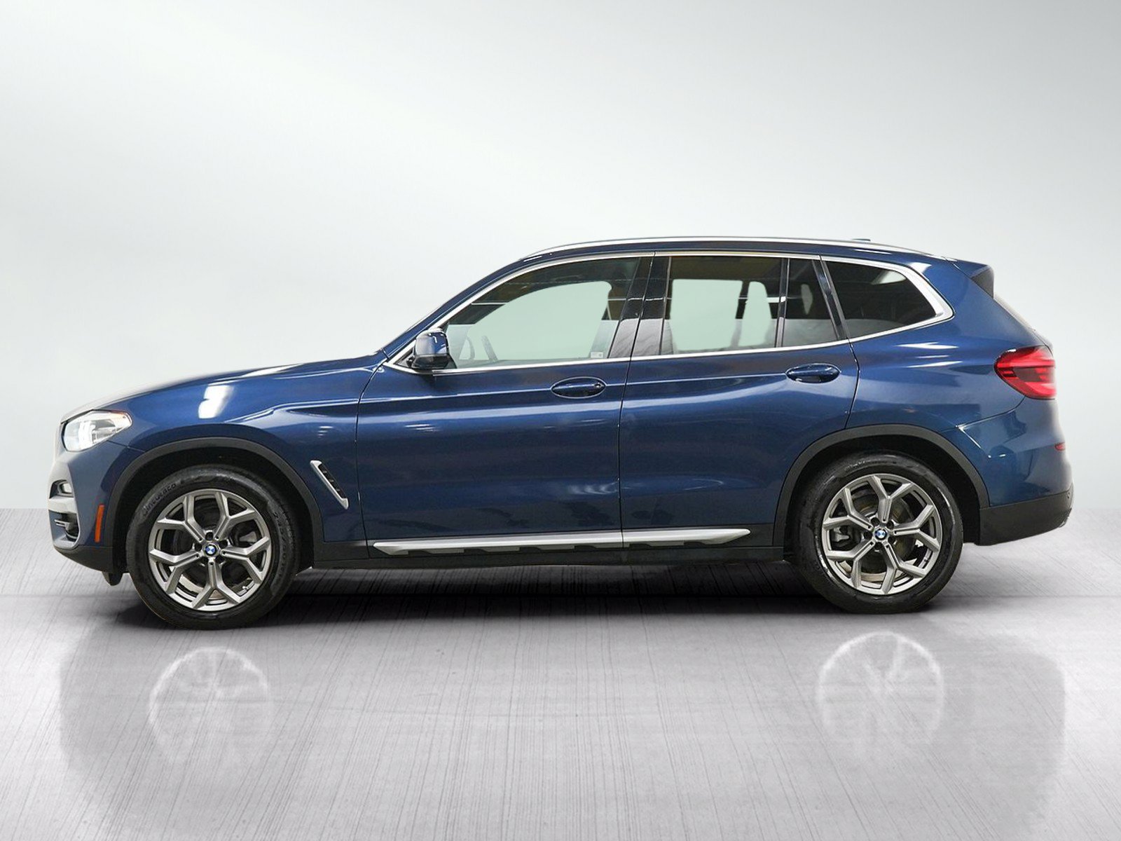 Used 2021 BMW X3 xDrive30i AWD/4WD image 2