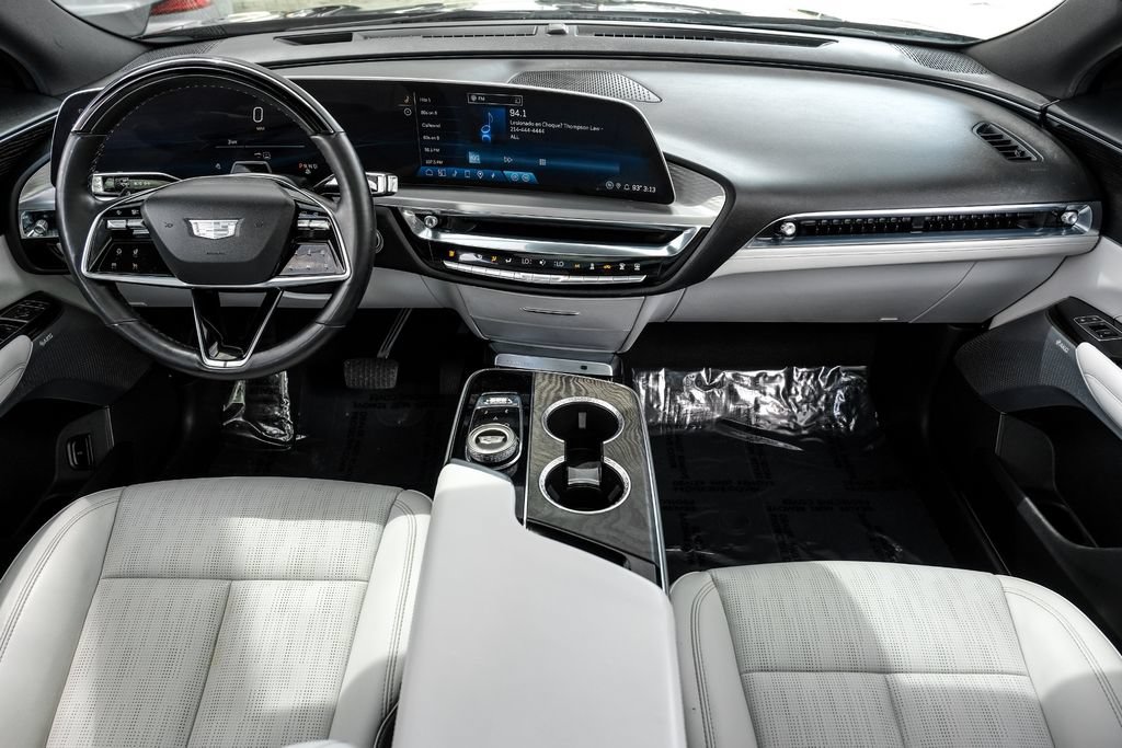 Used 2023 Cadillac Lyriq AWD image 13