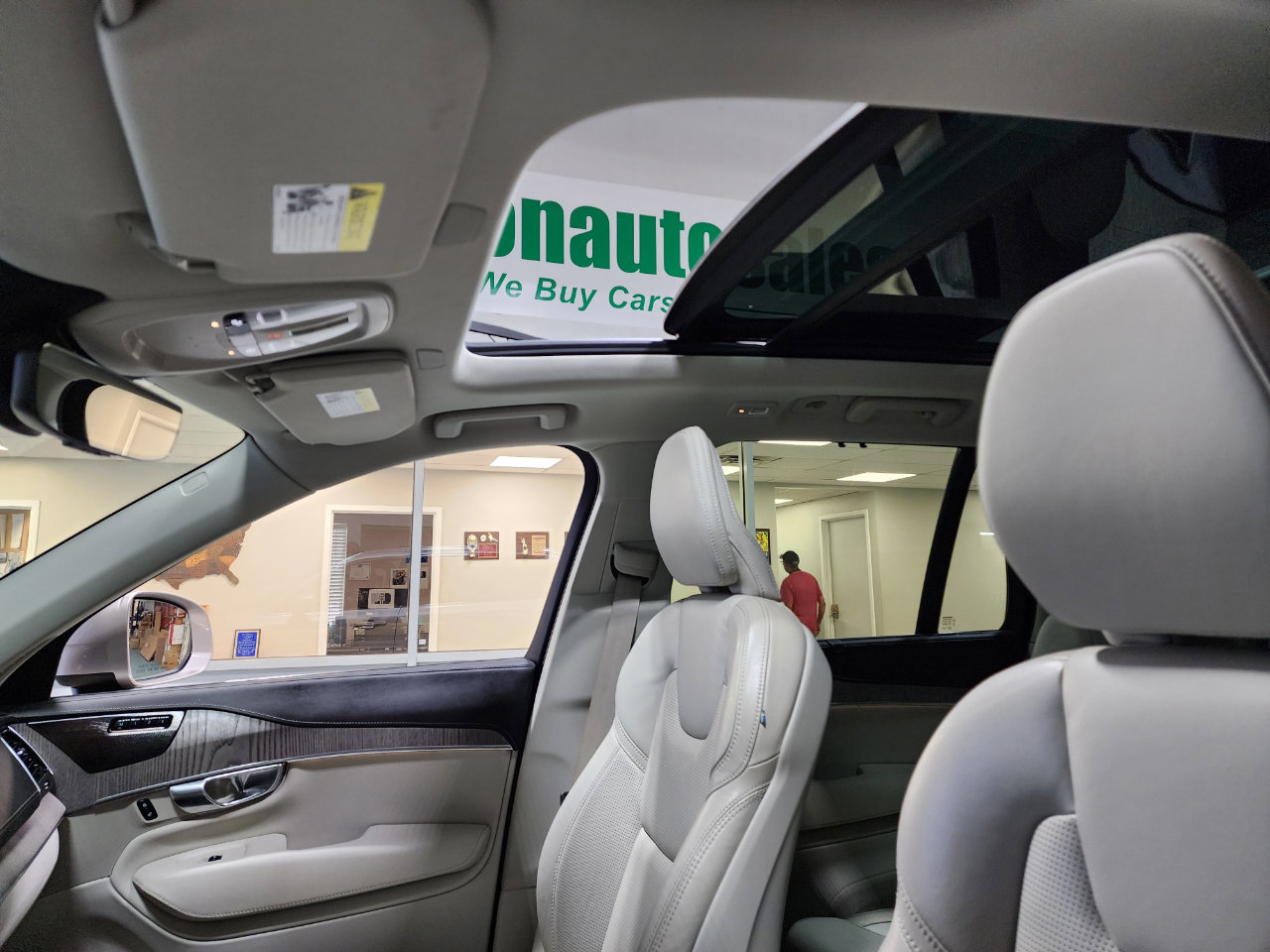 Used 2023 Volvo XC90 B6 Ultimate w/ Protection Package Premier image 44