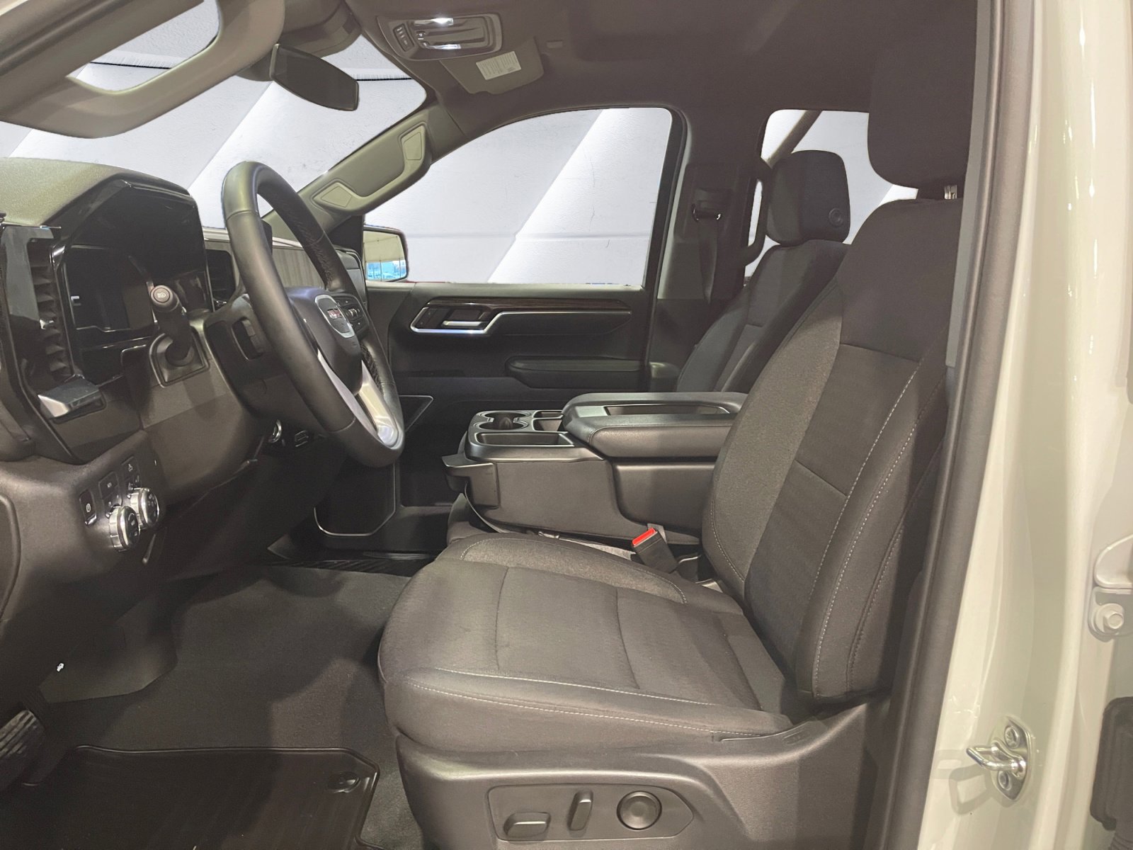 Certified 2025 GMC Sierra 1500 Elevation image 10