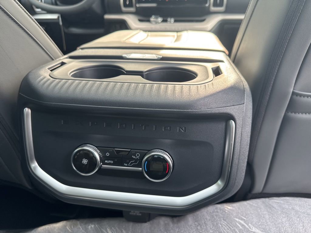 New 2025 Ford Expedition Active AWD/4WD image 17