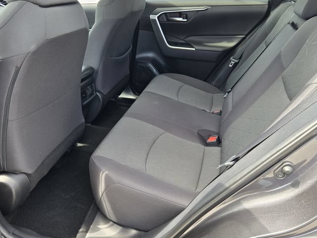 Used 2021 Toyota RAV4 XLE w/ Convenience Package FWD image 11