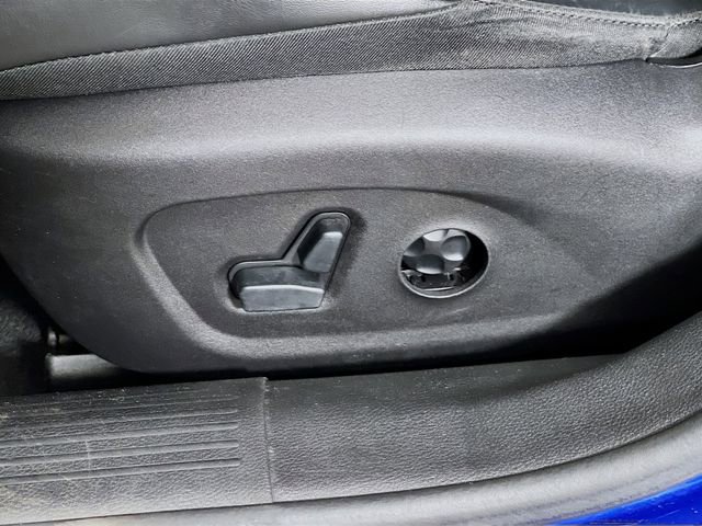 Used 2017 Chrysler 200 Limited Platinum image 11