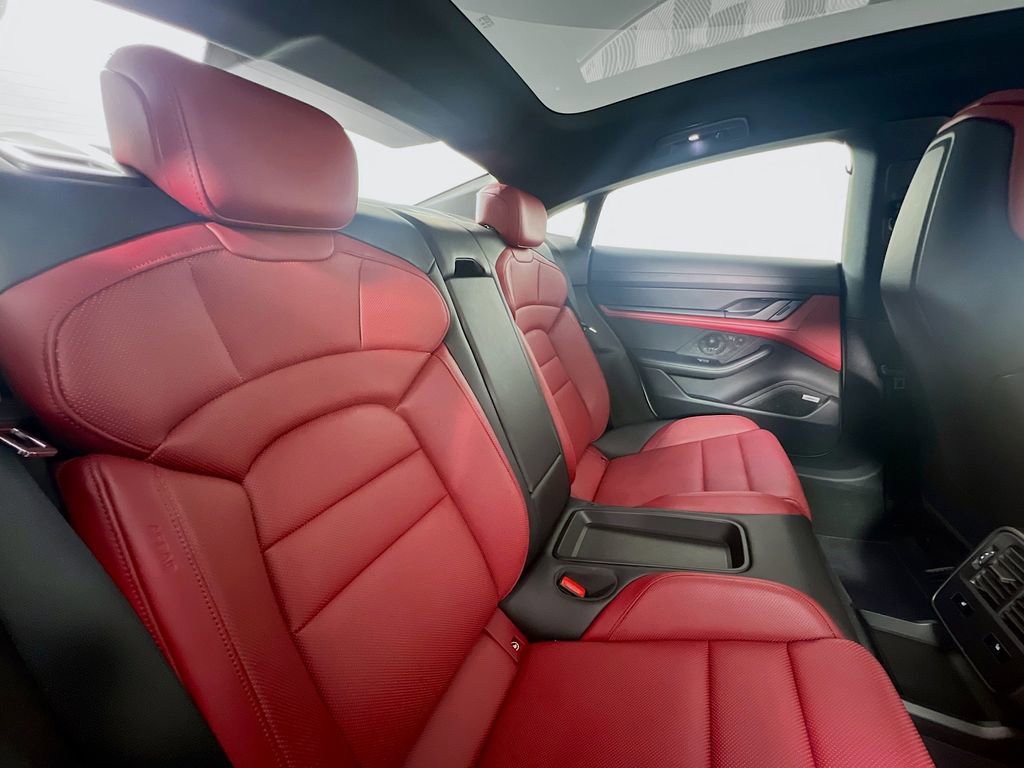 Certified 2022 Porsche Taycan image 29