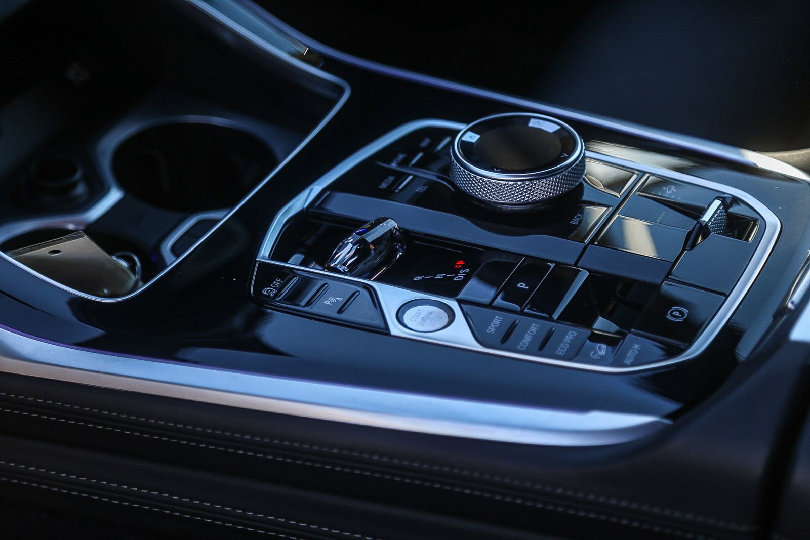 Used 2024 BMW X7 xDrive40i w/ Executive Package image 21