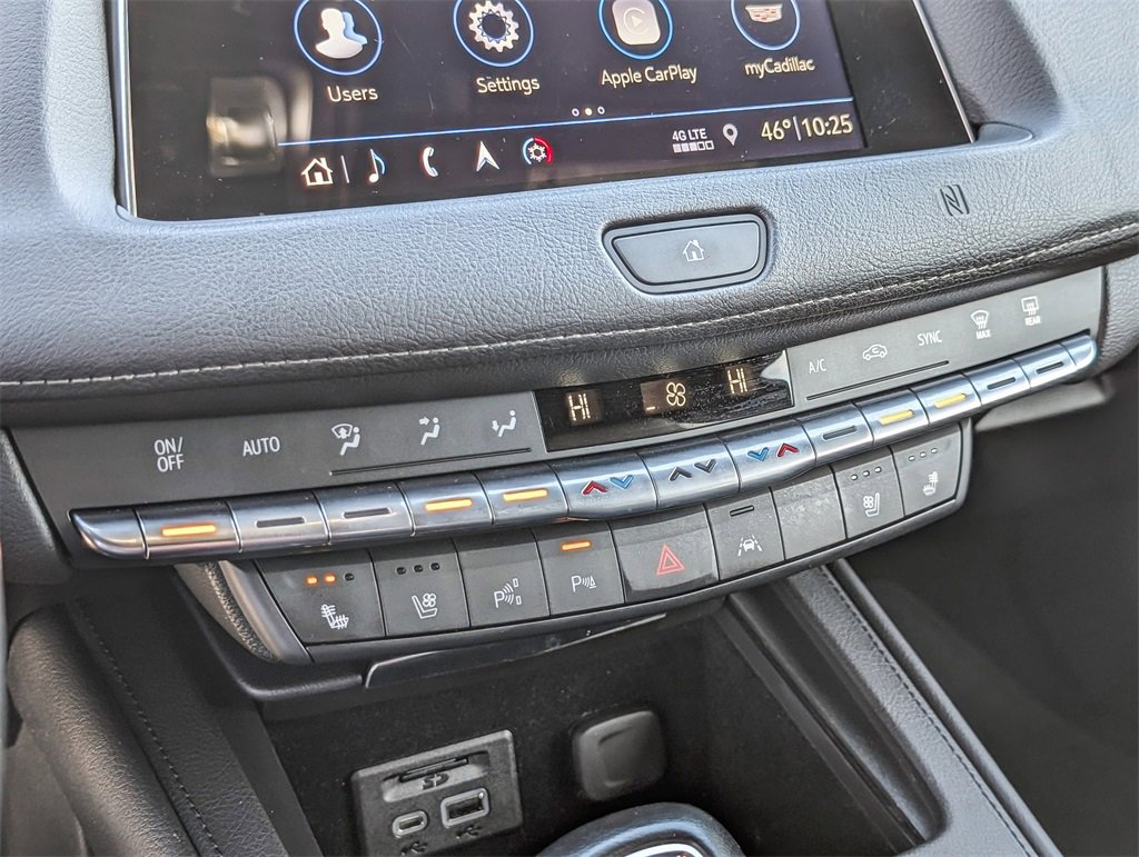 Used 2019 Cadillac XT4 Premium Luxury w/ Technology Package image 28