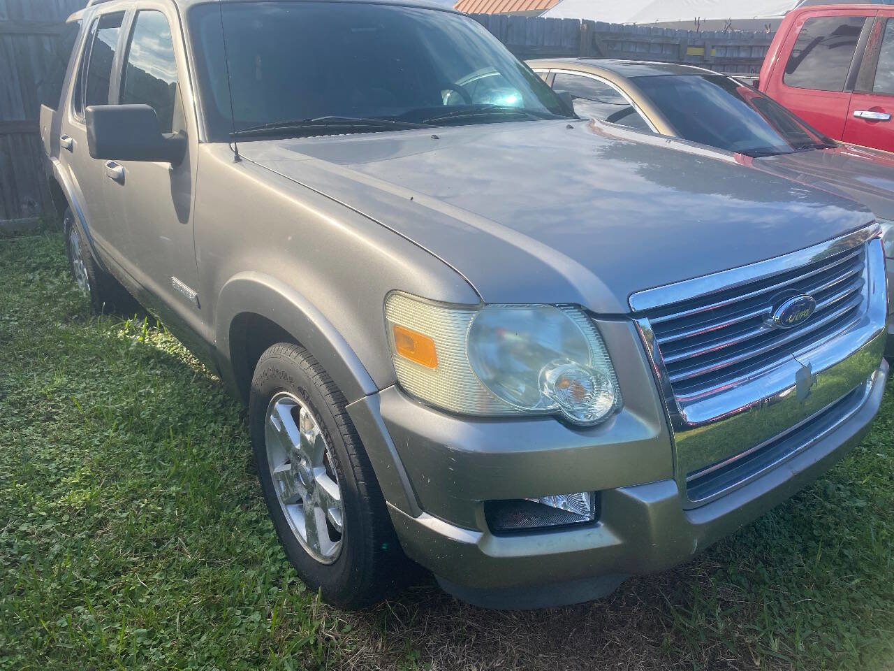 Used 2008 Ford Explorer XLT RWD image 2