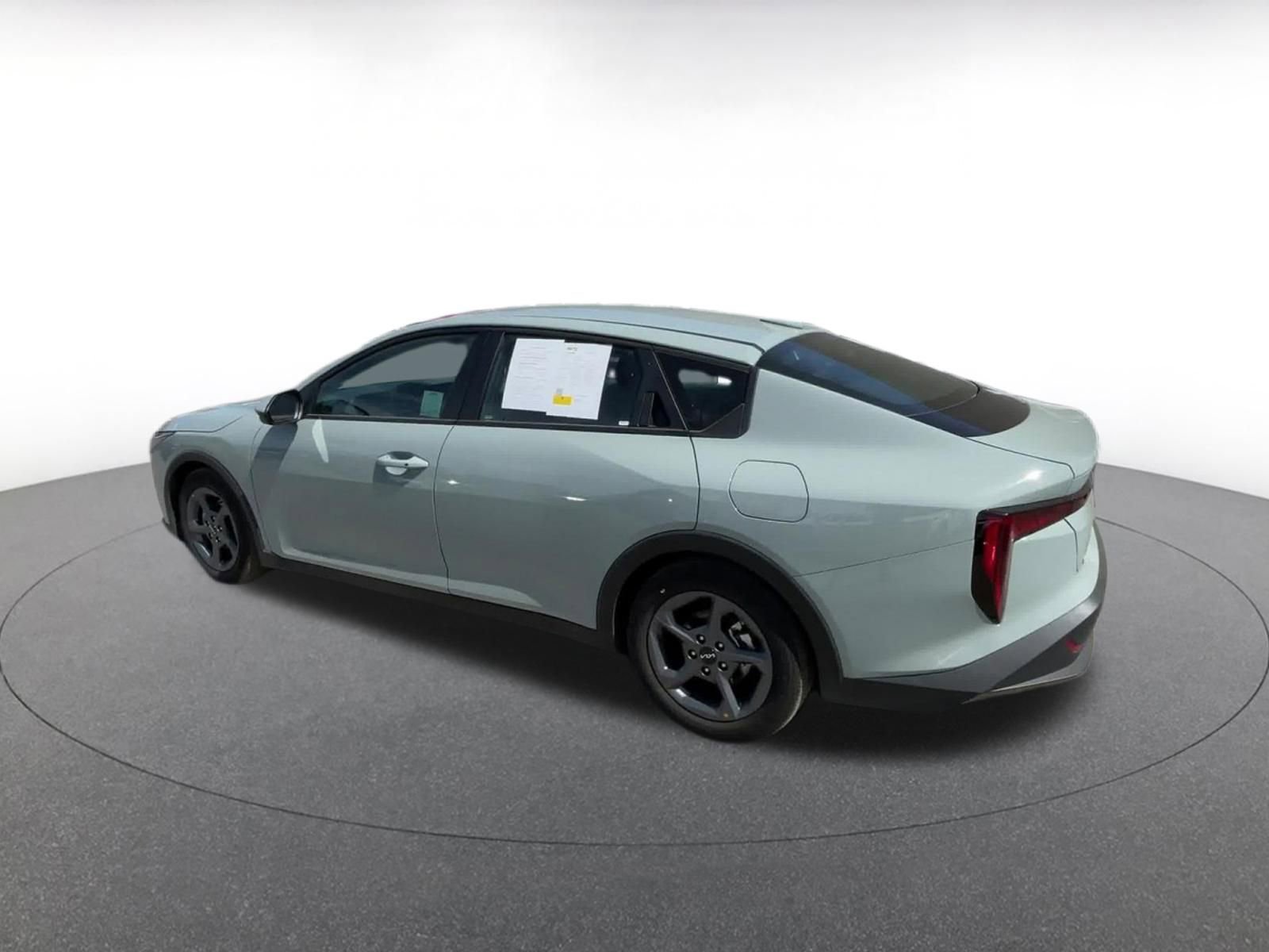 Used 2025 Kia K4 LXS image 10