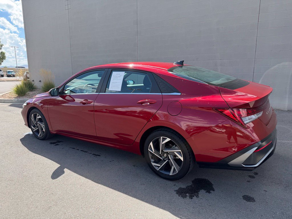 Used 2025 Hyundai Elantra SEL FWD image 3