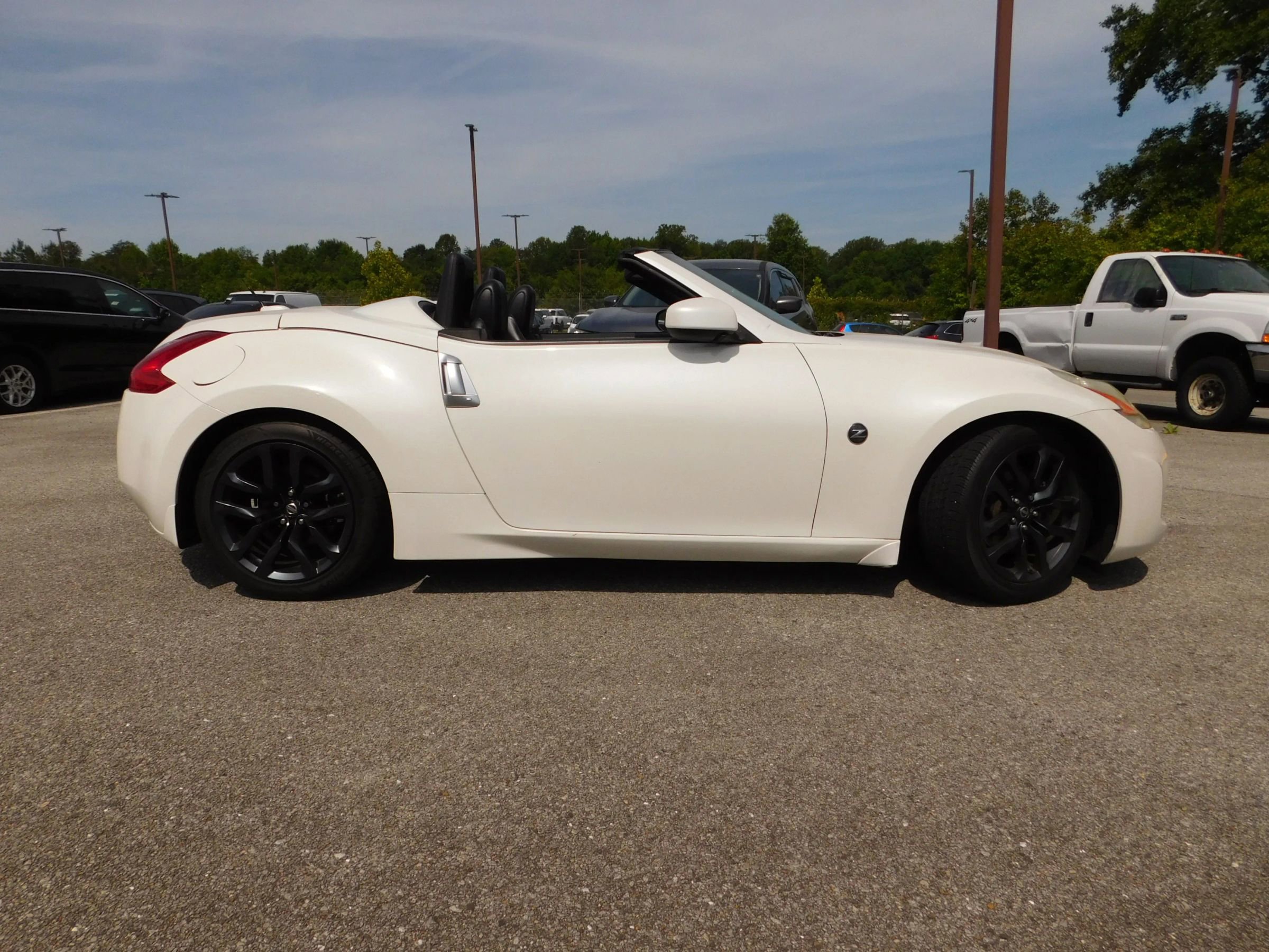 Used 2016 Nissan 370Z Touring RWD image 6