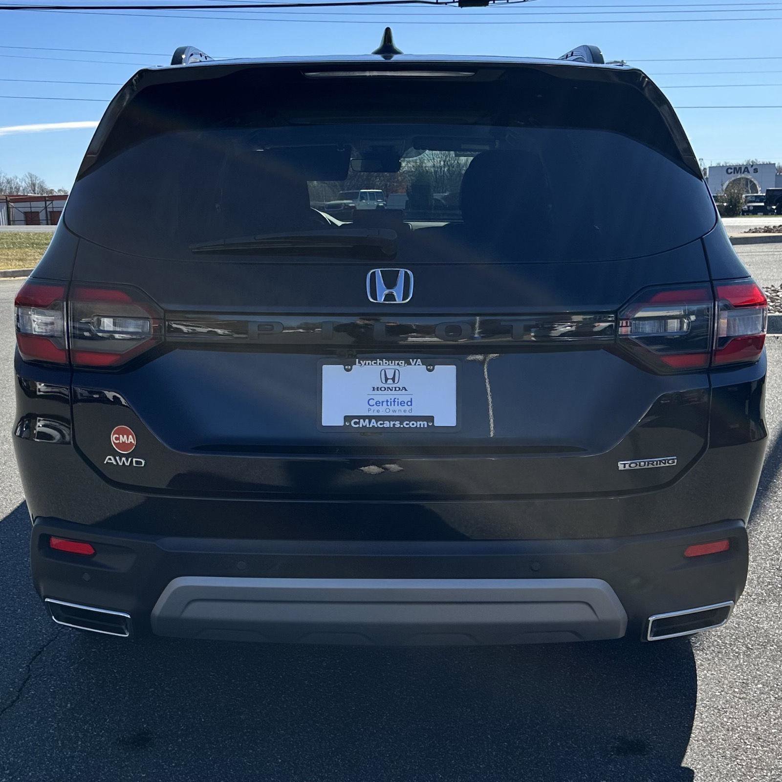 Certified 2025 Honda Pilot Touring image 4