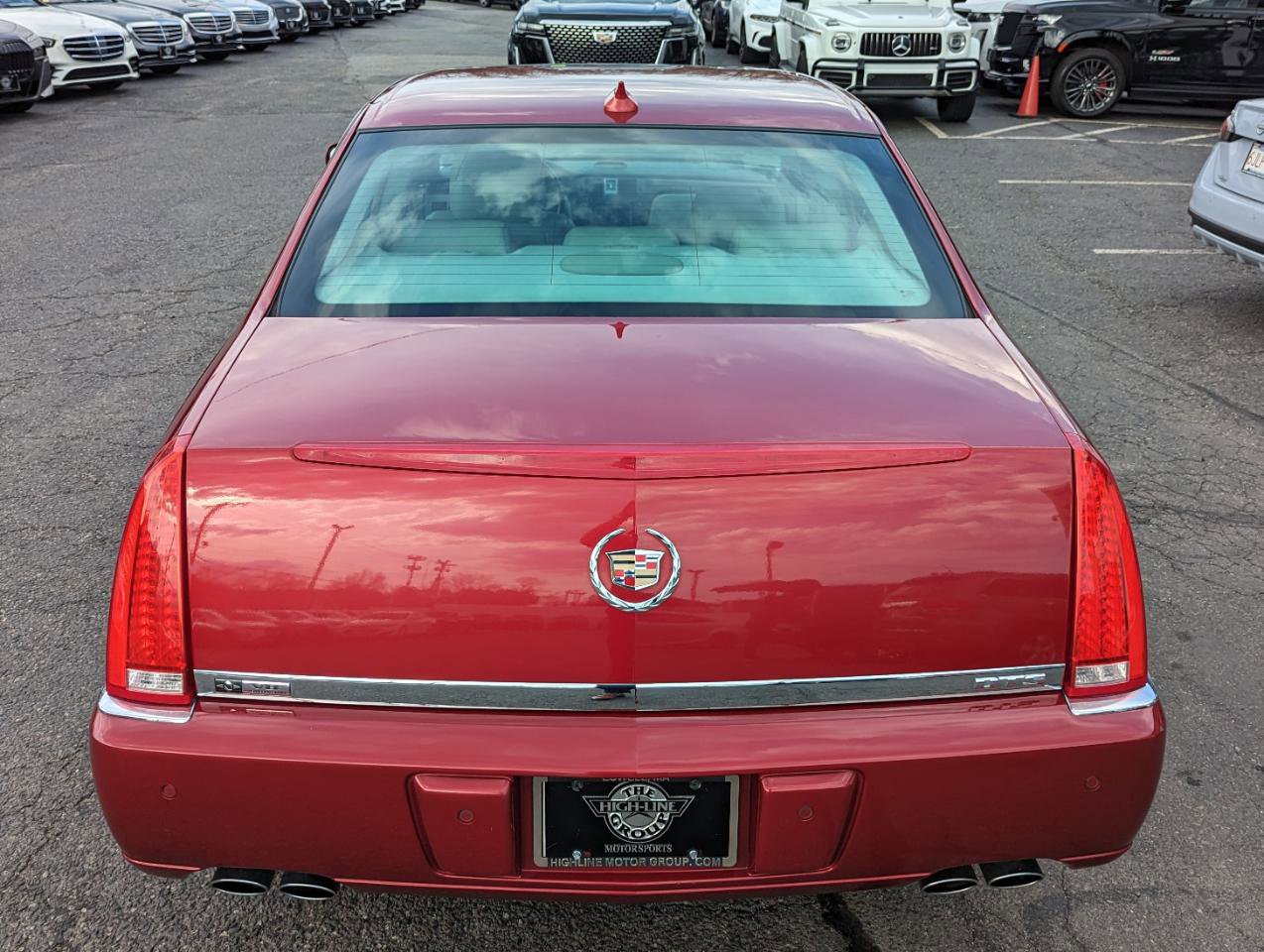 Used 2011 Cadillac DTS Premium w/ Driver Awareness Package FWD image 8