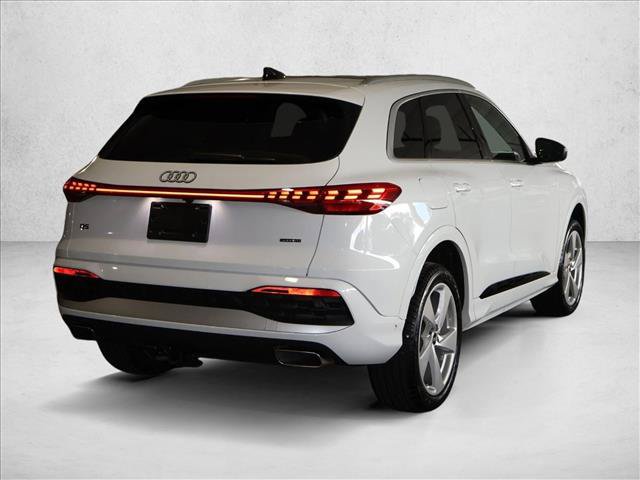 Used 2025 Audi Q5 Premium Plus w/ Premium Plus AWD/4WD image 5