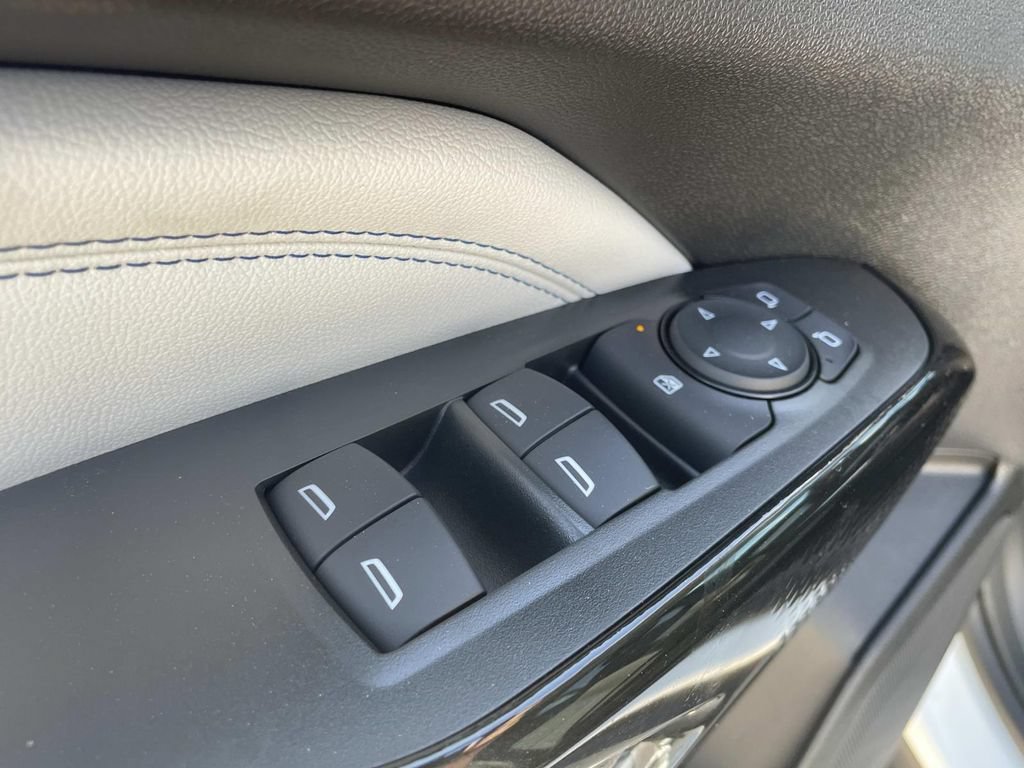 New 2026 Chevrolet Trax LT w/ Sunroof Package FWD image 12