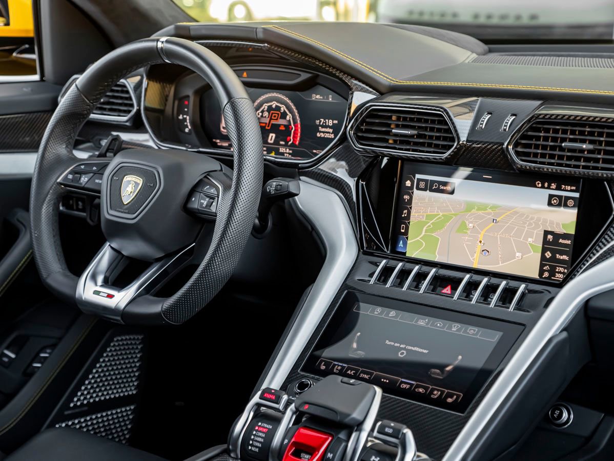 Used 2021 Lamborghini Urus AWD/4WD image 33