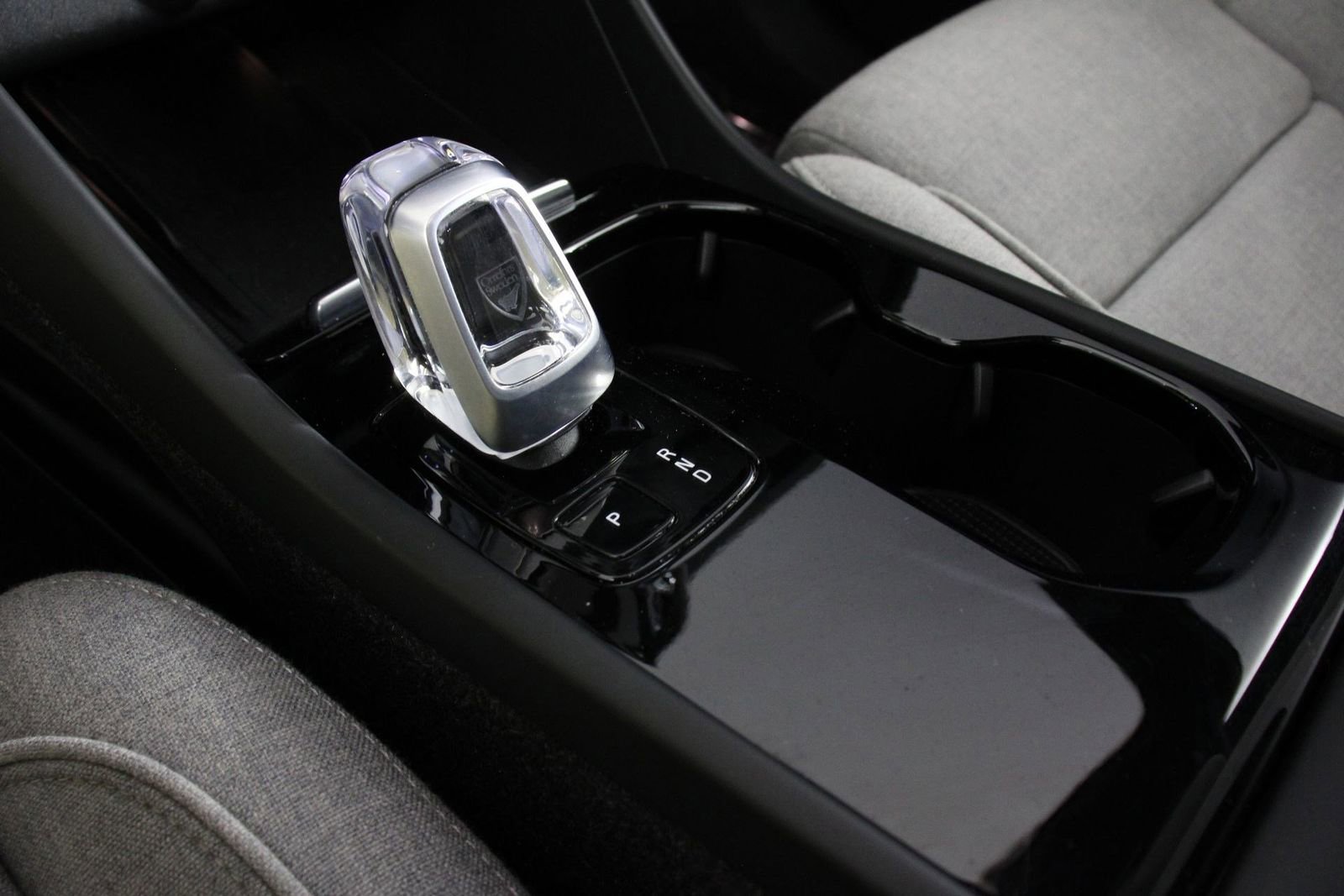 Used 2023 Volvo C40 P8 Recharge Ultimate image 15