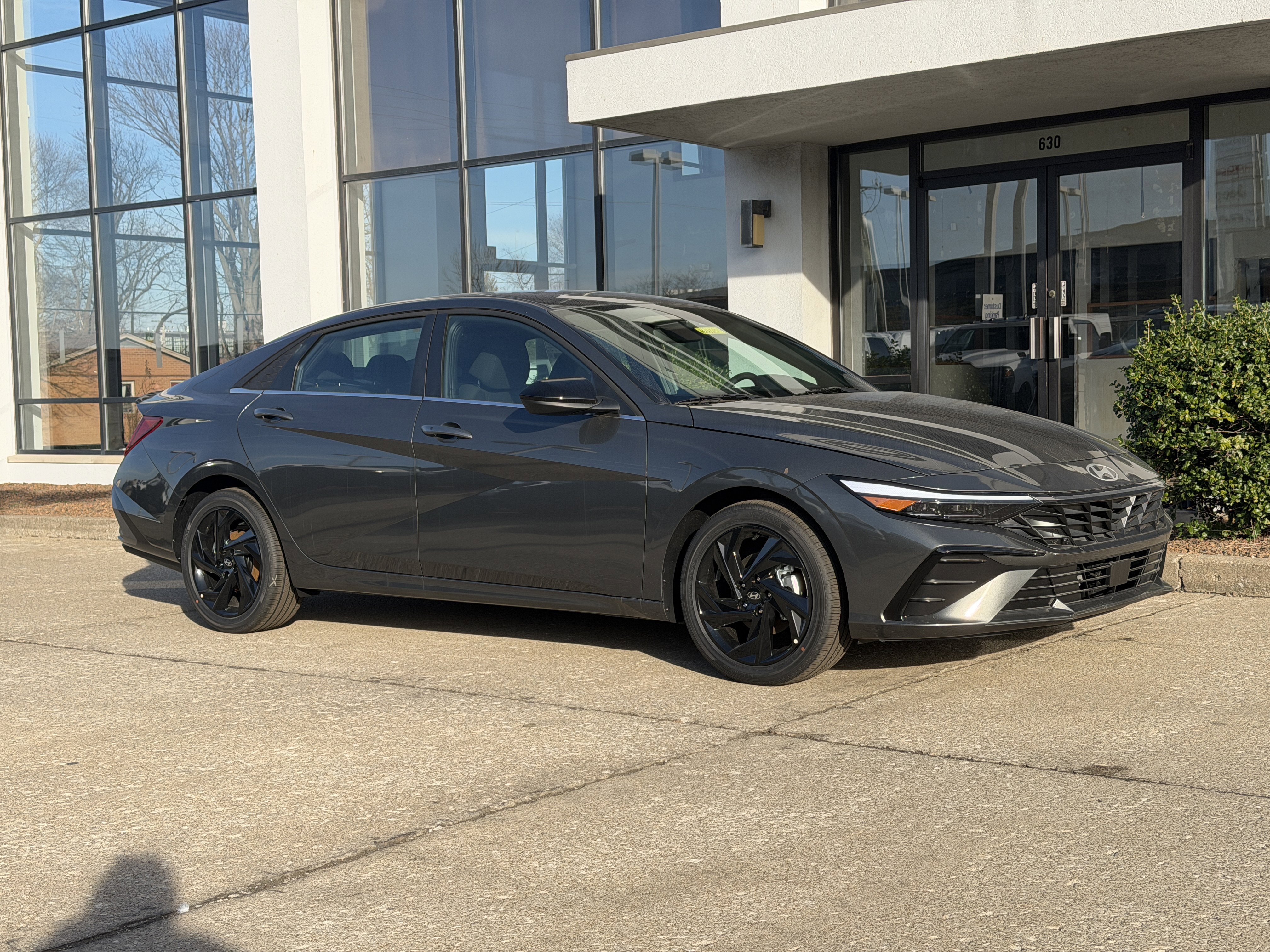 New 2026 Hyundai Elantra SEL Sport FWD image 2