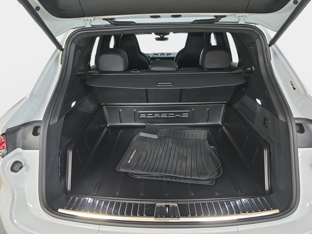 Used 2025 Porsche Cayenne GTS AWD/4WD image 30