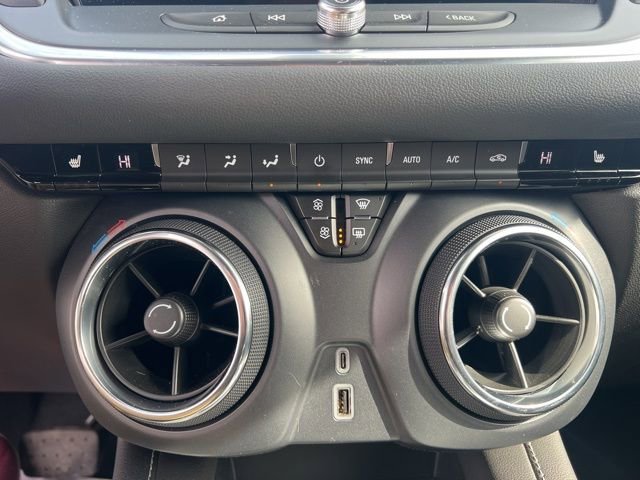 Used 2024 Chevrolet Blazer LT AWD/4WD image 16