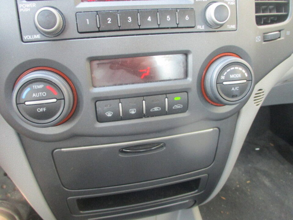 Used 2009 Kia Optima EX image 29