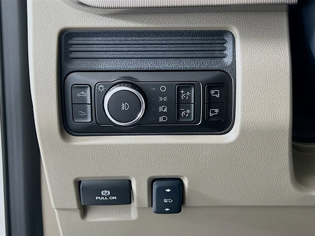 New 2026 Ford F350 Platinum w/ Platinum Plus Package AWD/4WD image 19