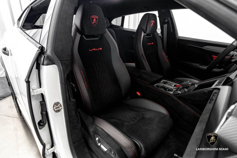 Used 2023 Lamborghini Urus Performante image 49