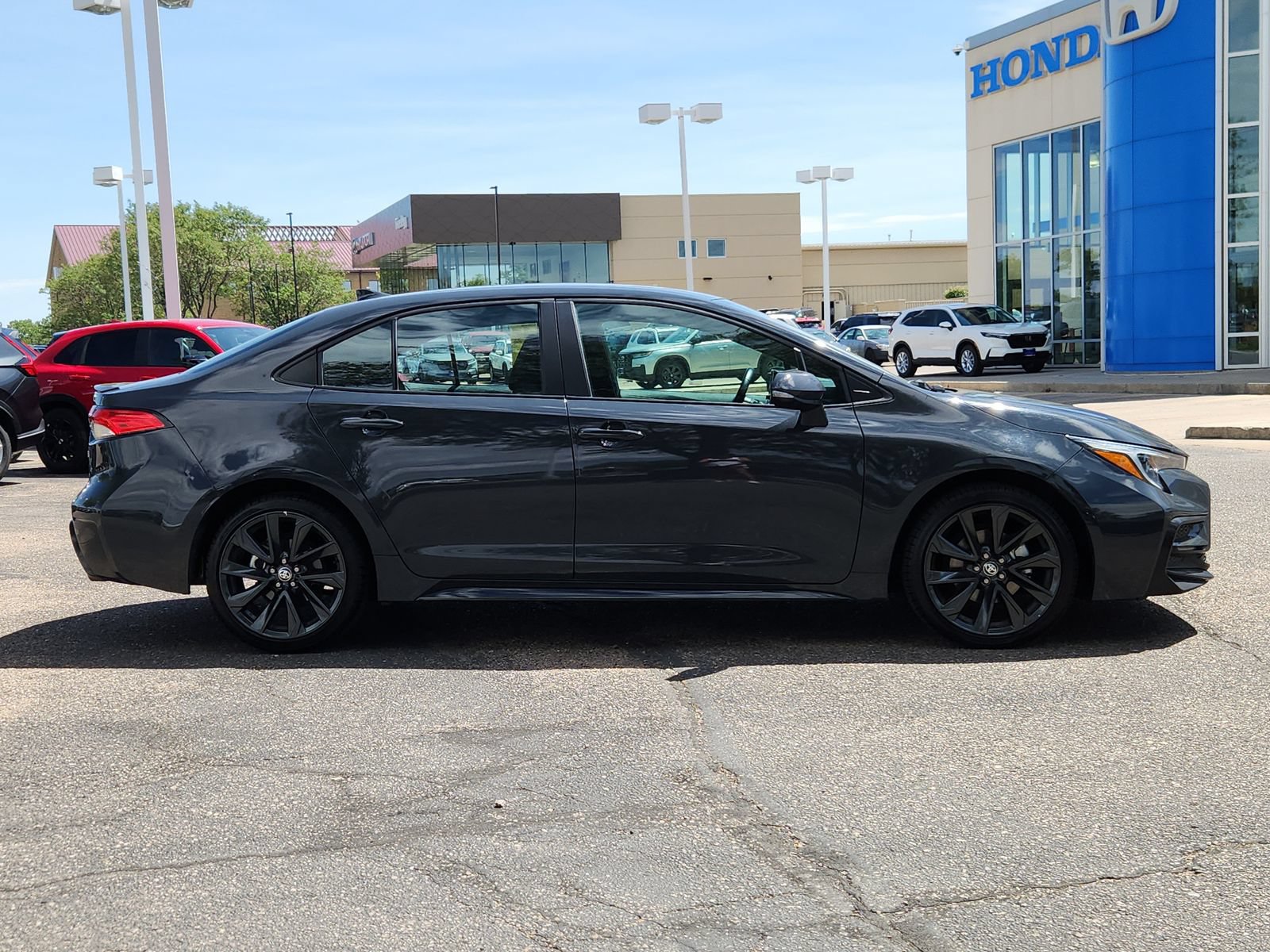 Used 2025 Toyota Corolla SE FWD image 6