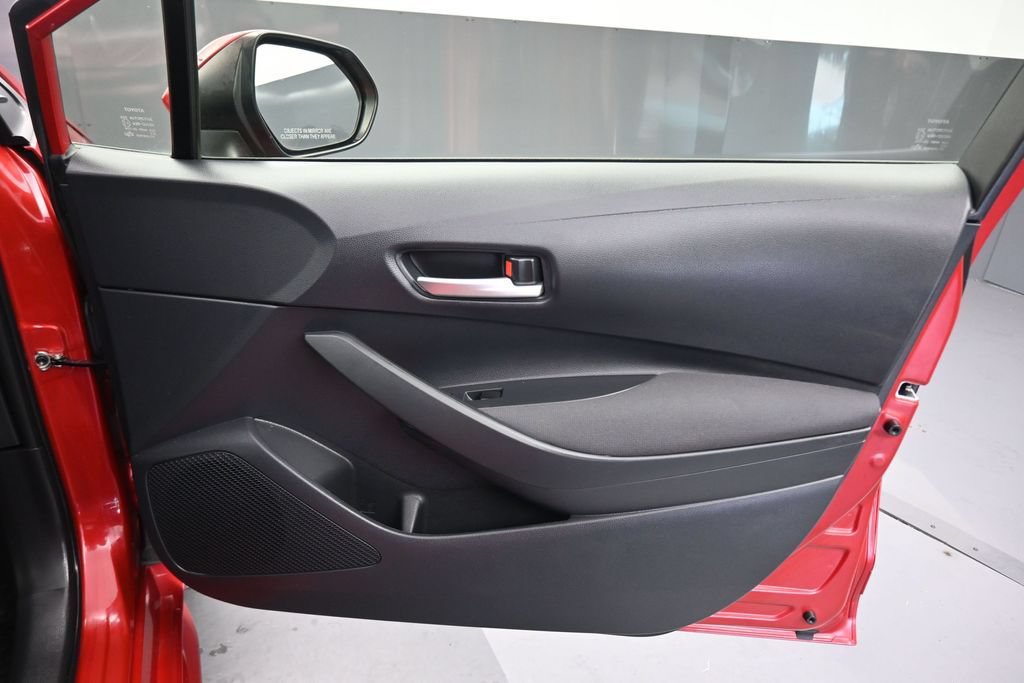 Used 2021 Toyota Corolla LE FWD image 37