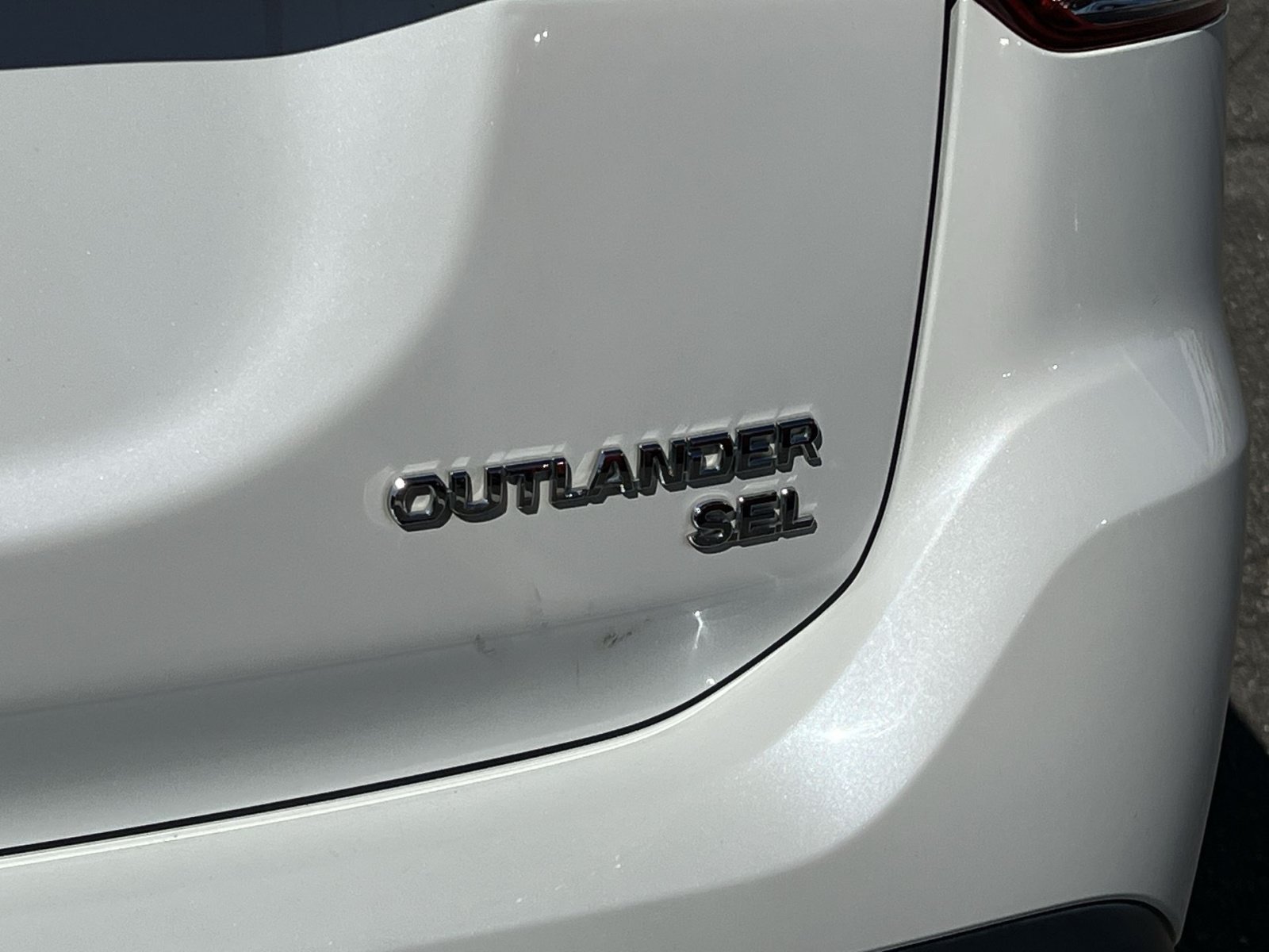 Used 2016 Mitsubishi Outlander SE AWD/4WD image 25