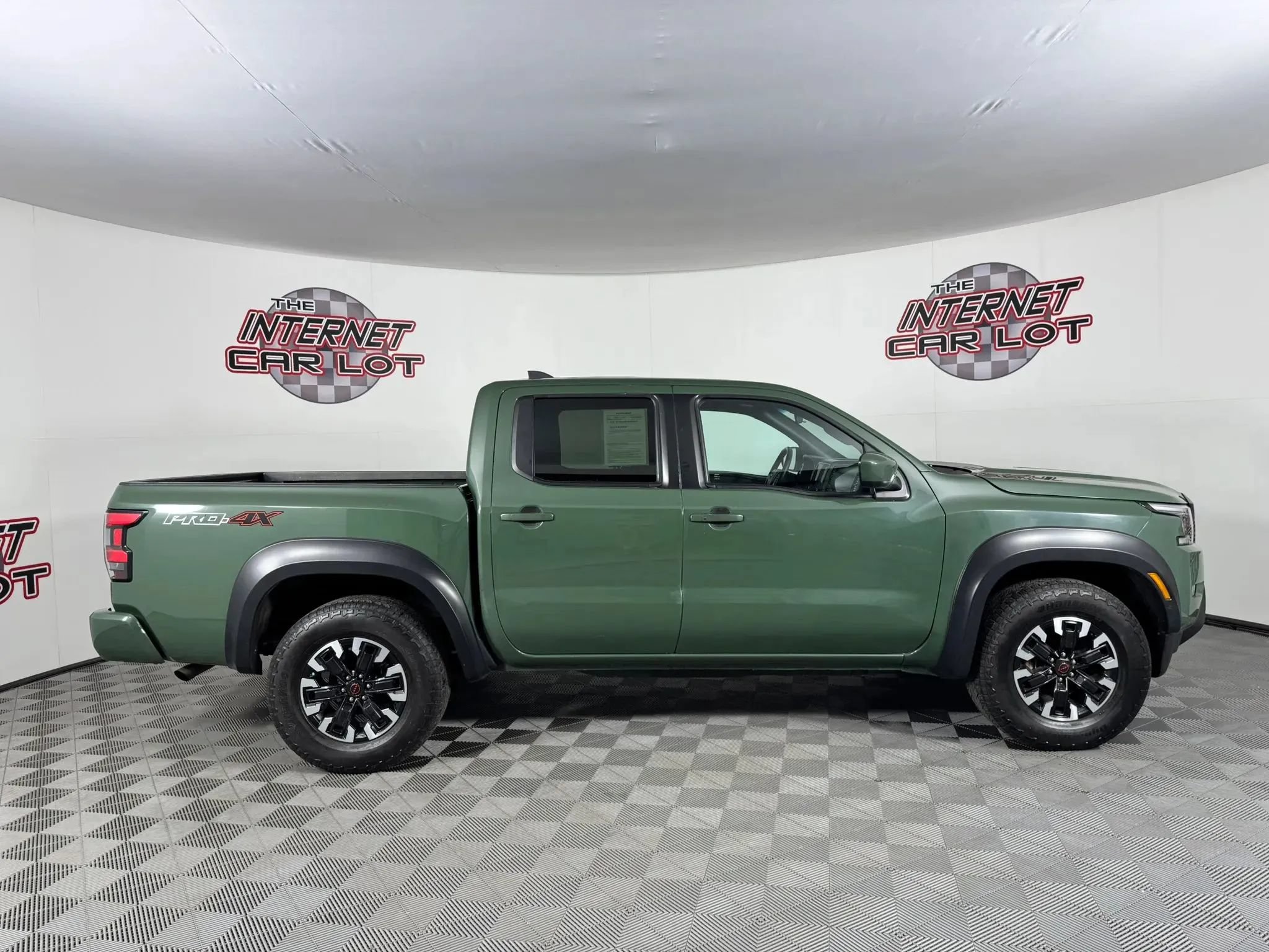 Used 2024 Nissan Frontier PRO-4X w/ Technology Package AWD/4WD image 8