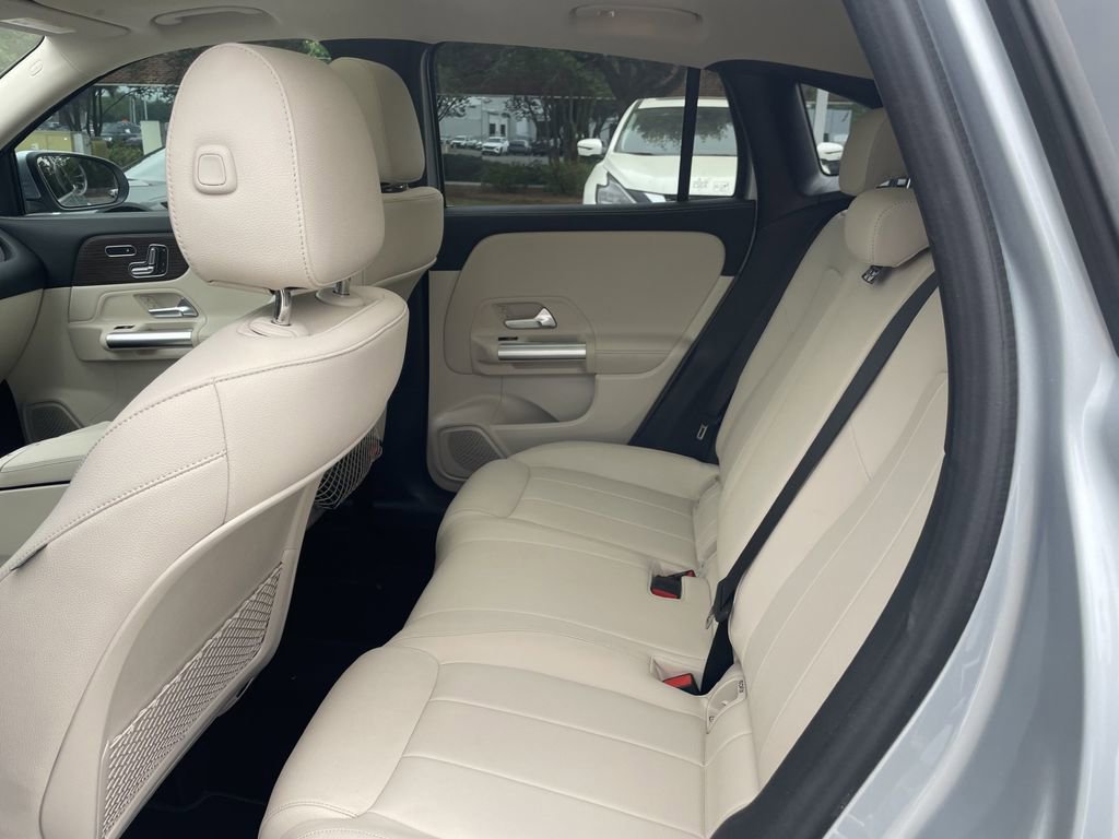 Used 2025 Mercedes-Benz GLA 250 image 14