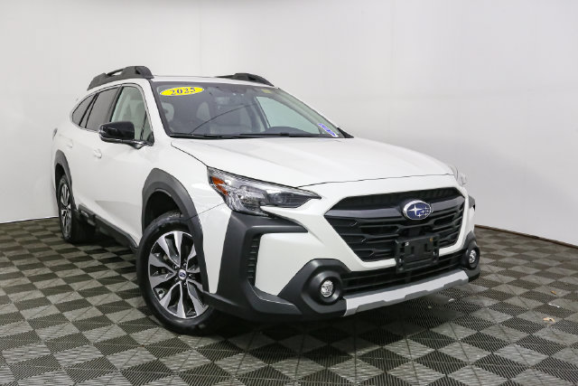 Used 2025 Subaru Outback Limited AWD/4WD image 3