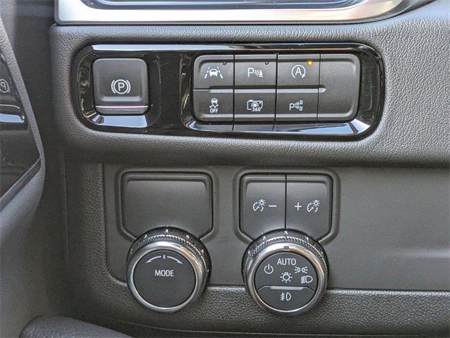 Used 2025 GMC Yukon Denali image 29