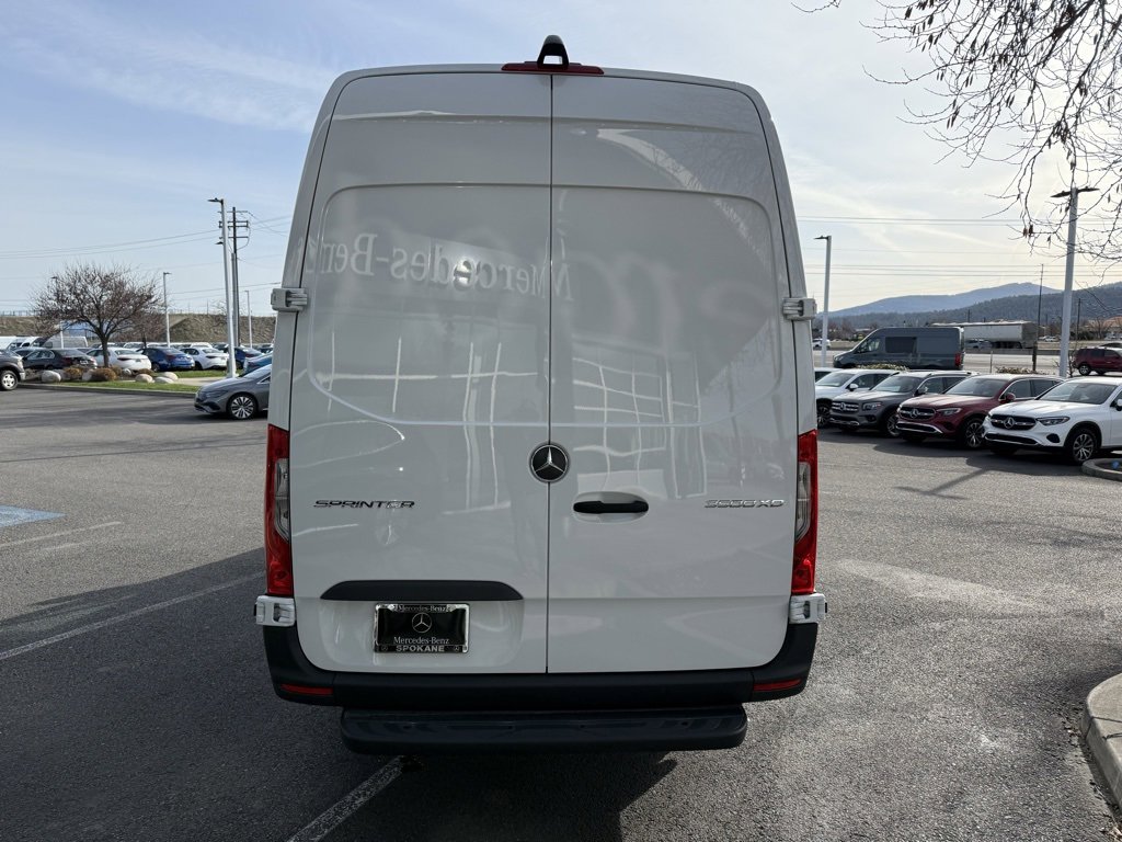 Used 2024 Mercedes-Benz Sprinter 3500 image 4
