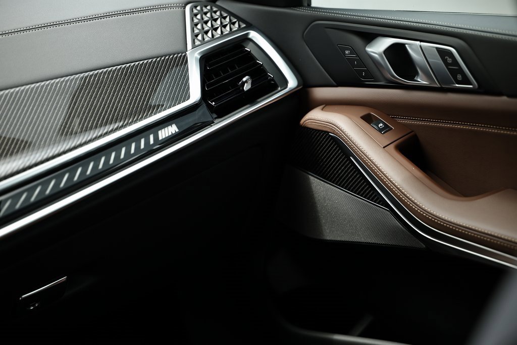 New 2026 BMW X7 M60i w/ M Sport Professional Package image 28